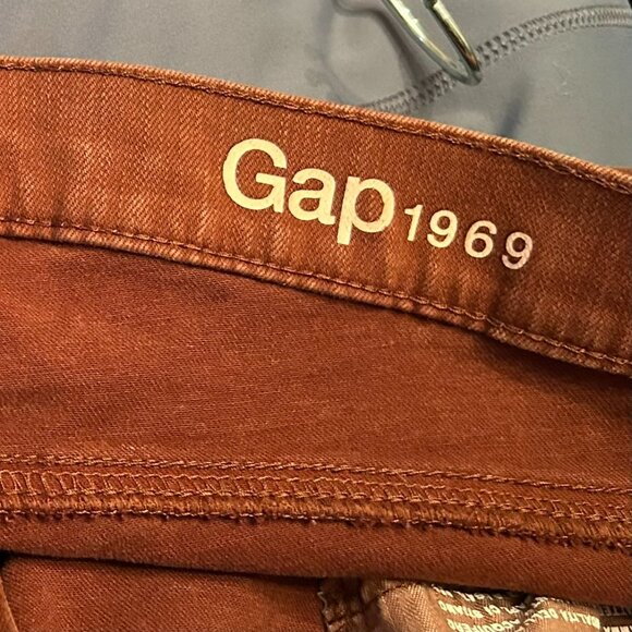 GAP Flared Rust Colored Jeans - Picture 6 of 6